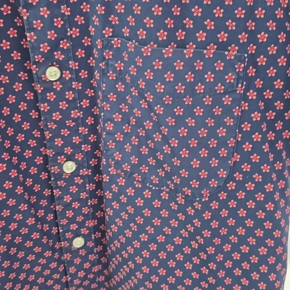 J. Crew Men's Secret Wash Stretch Short Sleeve Floral Shirt Blue Red Size Medium